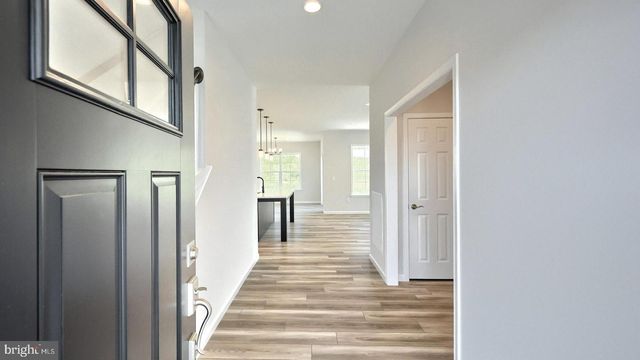 607 LILLIANA DR, Lebanon, PA 17046