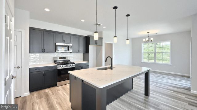 607 LILLIANA DR, Lebanon, PA 17046