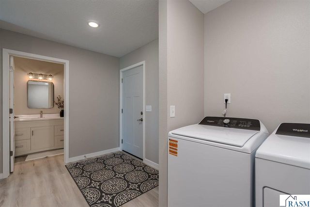 3106 Scotch Lane, Mankato, MN 56001