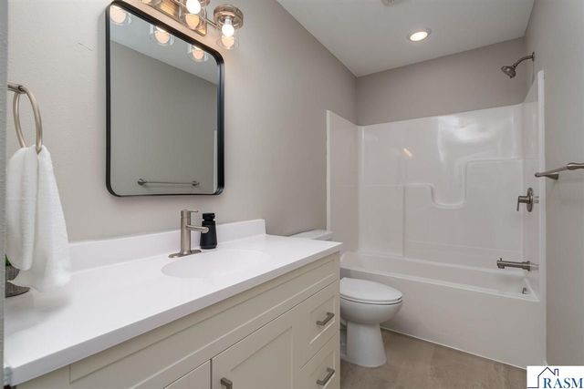 3106 Scotch Lane, Mankato, MN 56001