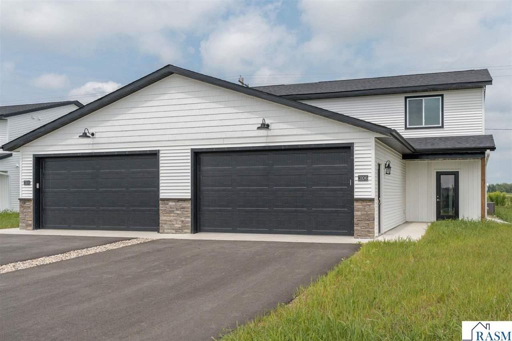 3106 Scotch Lane, Mankato, MN 56001