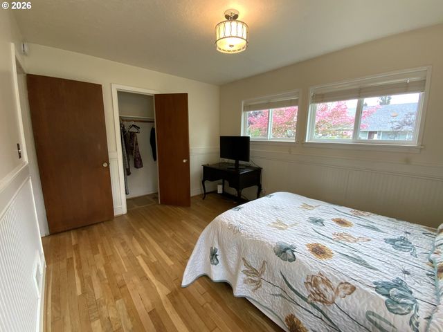 10830 Ne HANCOCK St, Portland, OR 97220