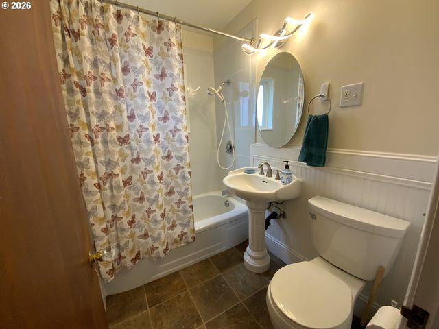 10830 Ne HANCOCK St, Portland, OR 97220