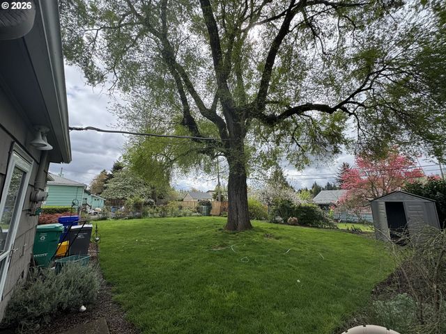 10830 Ne HANCOCK St, Portland, OR 97220