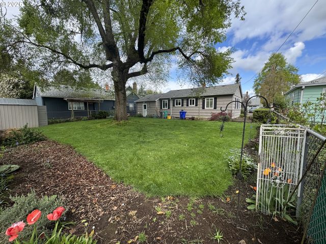 10830 Ne HANCOCK St, Portland, OR 97220