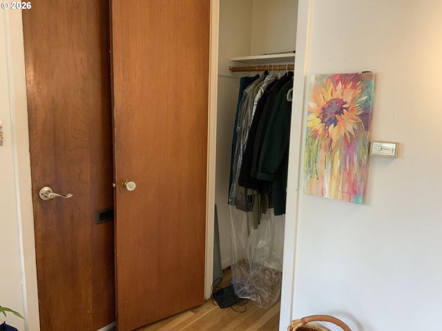 10830 Ne HANCOCK St, Portland, OR 97220