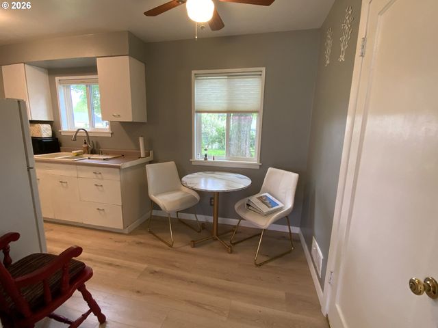 10830 Ne HANCOCK St, Portland, OR 97220