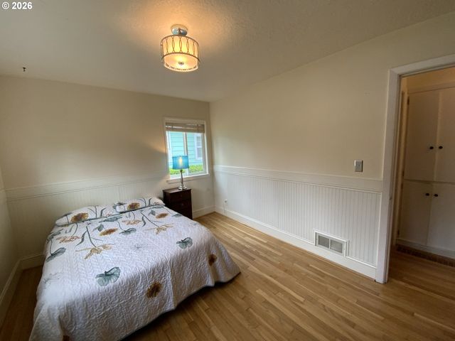 10830 Ne HANCOCK St, Portland, OR 97220