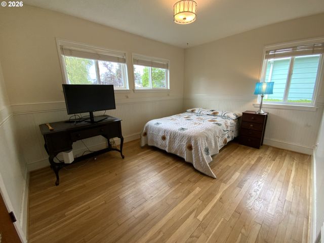 10830 Ne HANCOCK St, Portland, OR 97220