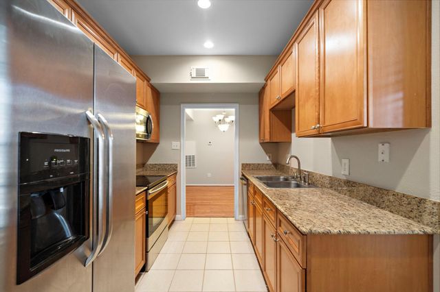 2255 Braeswood Park Drive 310, Houston, TX 77030