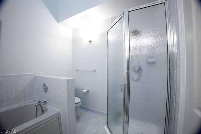 20 Fowler Dr, West Orange Twp., NJ 07052