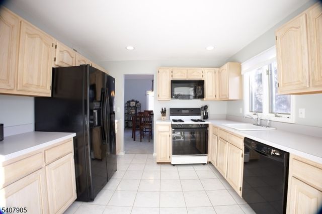 20 Fowler Dr, West Orange Twp., NJ 07052