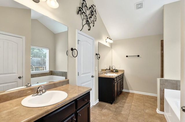 3975 Silverthorn Trace, Cumming, GA 30028