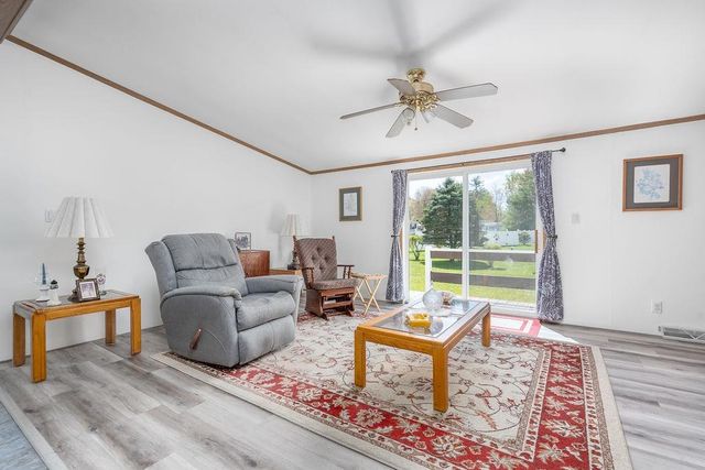 198 Spruce Drive, Farmington, NH 03835