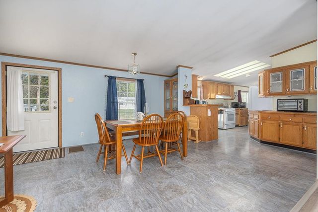 198 Spruce Drive, Farmington, NH 03835