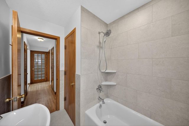 1211 9th Avenue NW, Rochester, MN 55901