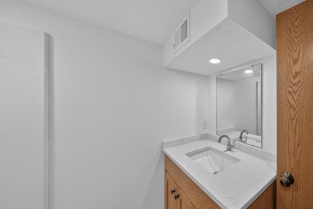 1211 9th Avenue NW, Rochester, MN 55901