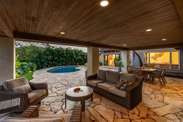 1110 Ilikala Place, Kailua, HI 96734