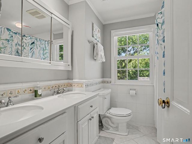 917 Silvermine Road, New Canaan, CT 06840