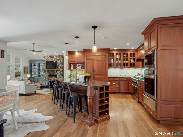 917 Silvermine Road, New Canaan, CT 06840