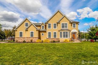 2 Brenner Court, Franklin Twsp, NJ 08873