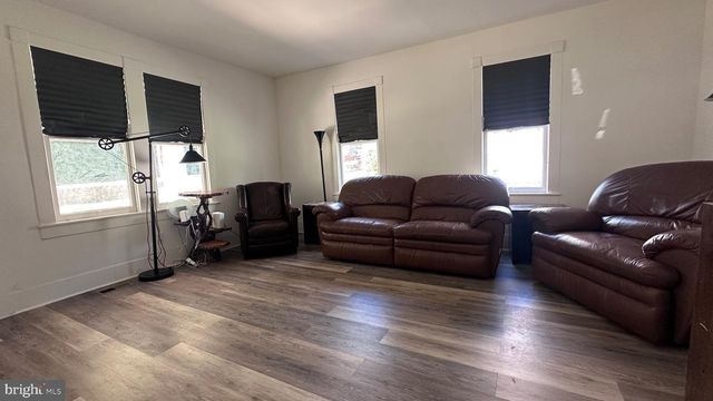 364 WILKES ST, Berkeley Springs, WV 25411