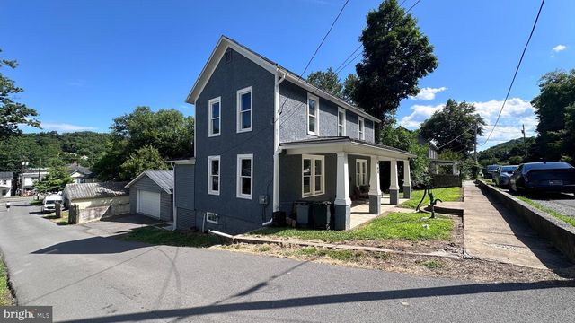 364 WILKES ST, Berkeley Springs, WV 25411