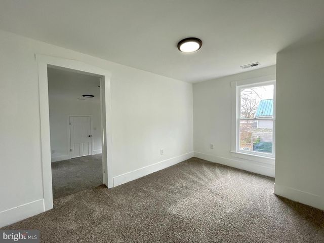364 WILKES ST, Berkeley Springs, WV 25411