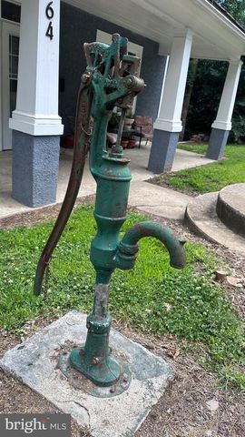 364 WILKES ST, Berkeley Springs, WV 25411