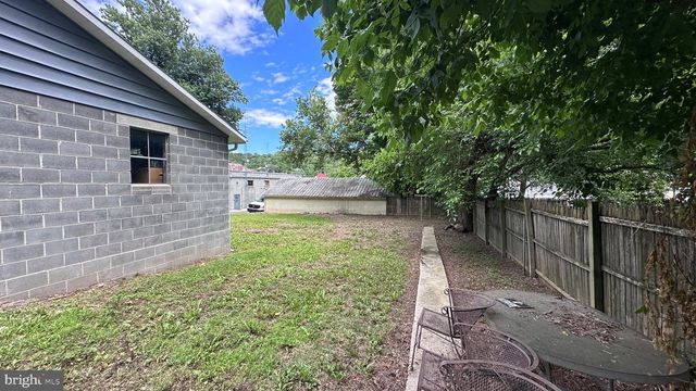 364 WILKES ST, Berkeley Springs, WV 25411