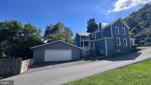 364 WILKES ST, Berkeley Springs, WV 25411