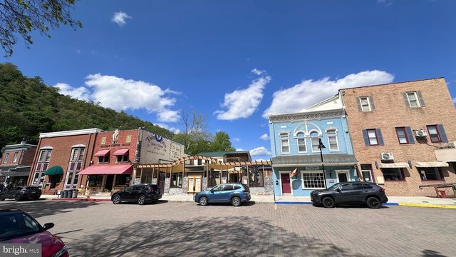 364 WILKES ST, Berkeley Springs, WV 25411