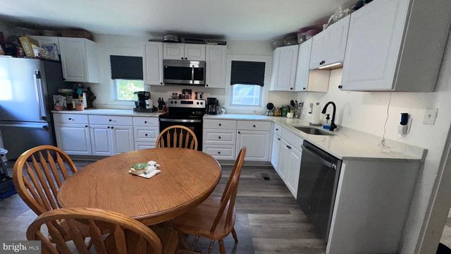 364 WILKES ST, Berkeley Springs, WV 25411