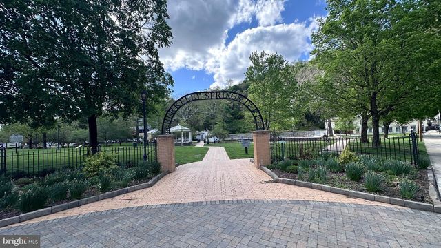 364 WILKES ST, Berkeley Springs, WV 25411