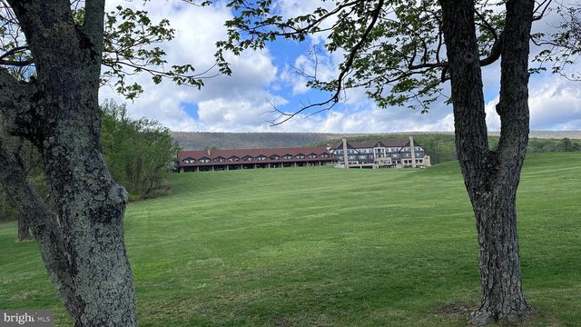 364 WILKES ST, Berkeley Springs, WV 25411