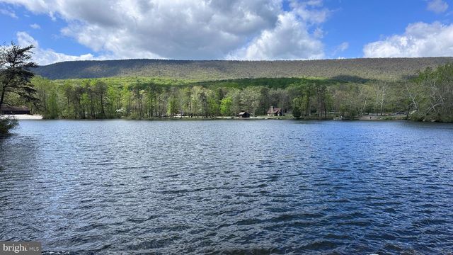 364 WILKES ST, Berkeley Springs, WV 25411