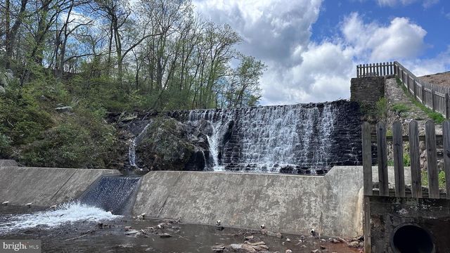 364 WILKES ST, Berkeley Springs, WV 25411