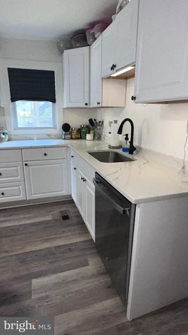 364 WILKES ST, Berkeley Springs, WV 25411