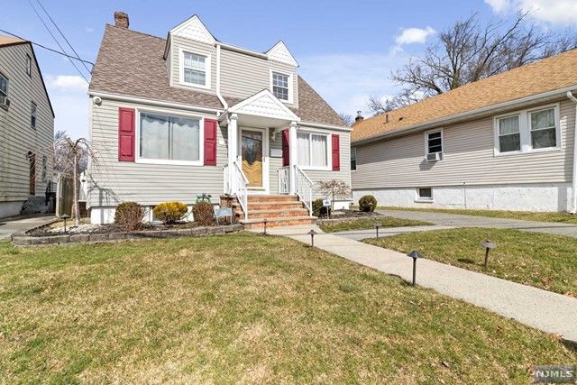 284 Eagle Rock Avenue, Roseland, NJ 07068
