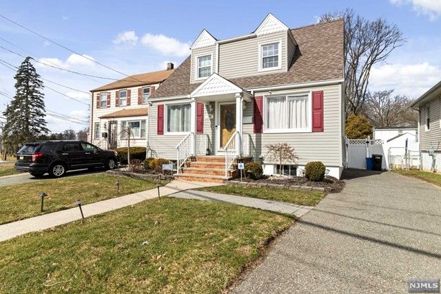 284 Eagle Rock Avenue, Roseland, NJ 07068