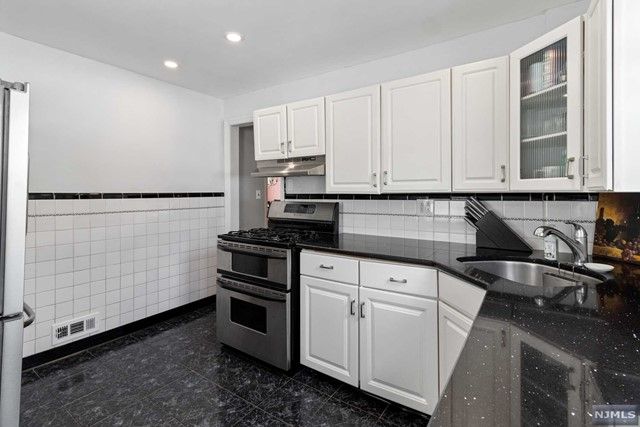 284 Eagle Rock Avenue, Roseland, NJ 07068