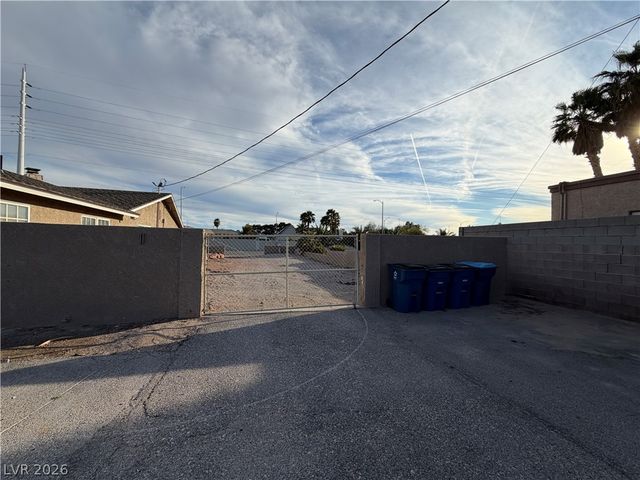 2010 East Pebble Road, Las Vegas, NV 89123
