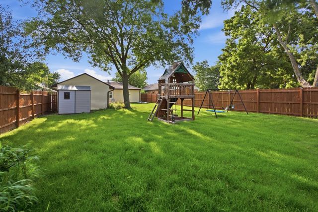913 Church Road, Aurora, IL 60505