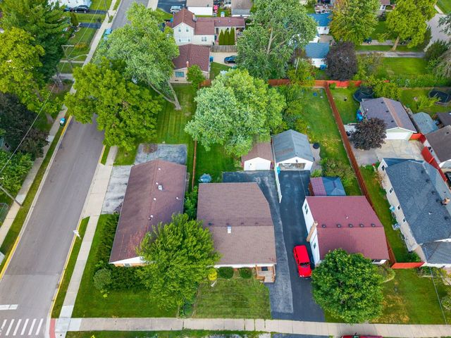 913 Church Road, Aurora, IL 60505