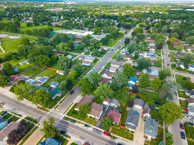 913 Church Road, Aurora, IL 60505