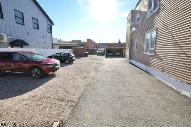 125 Malvern St, Newark City, NJ 07105