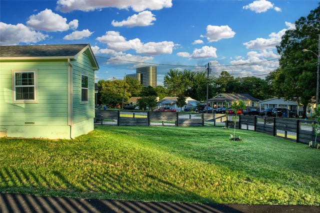 5602 Mesa Circle, Dallas, TX 75235