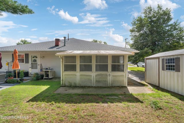 48 Berkshire Court, Toms River, NJ 08753