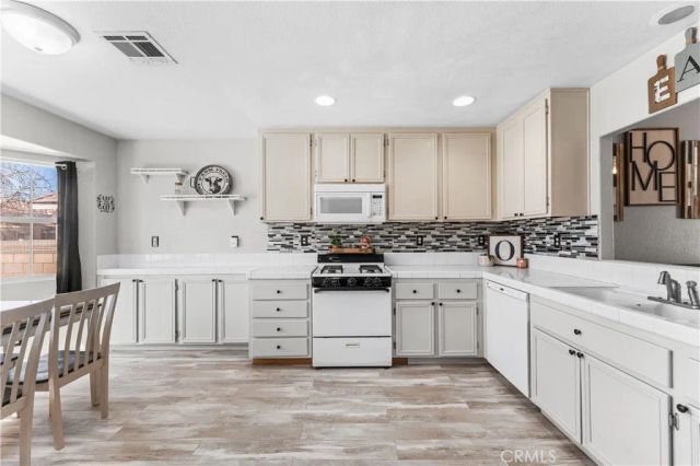 44840 Fenhold, Lancaster, CA 93535