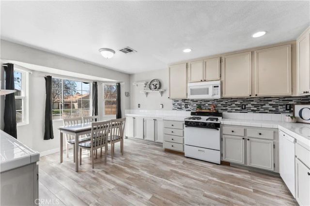 44840 Fenhold, Lancaster, CA 93535